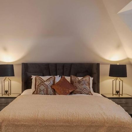 Luxury Penthouse - Castle Views - 2 Bed & Parking Apartment Windsor Exterior photo